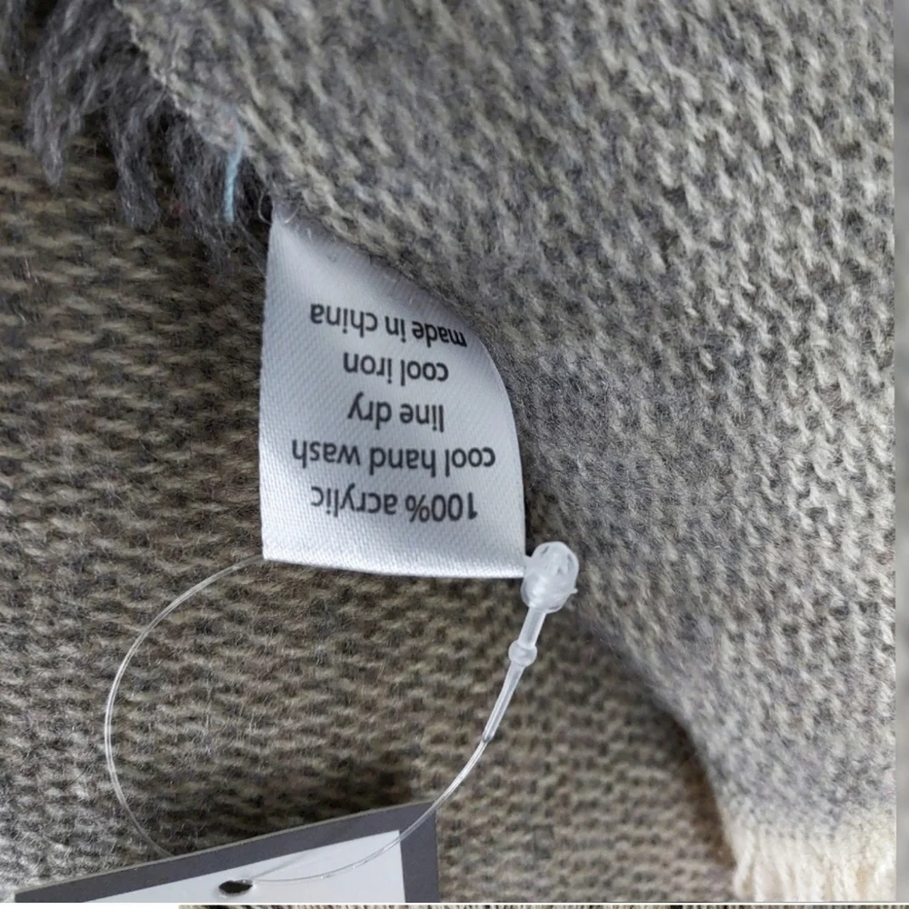 NWT Taleen Collection Luxurious Taupe "Tweed" Fringe Wrap Scarf - Picture 3 of 4